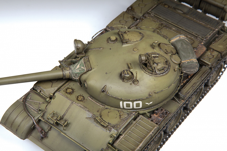 ズベズダ 1/35 ソビエト軍 T-80BVw/ERA 主力戦車 プラモデル ZV3592-