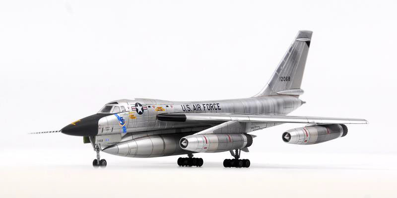 イタレリ 1/72 B-58 ハスラー TB-58 ブーメメラン - 模型/プラモデル