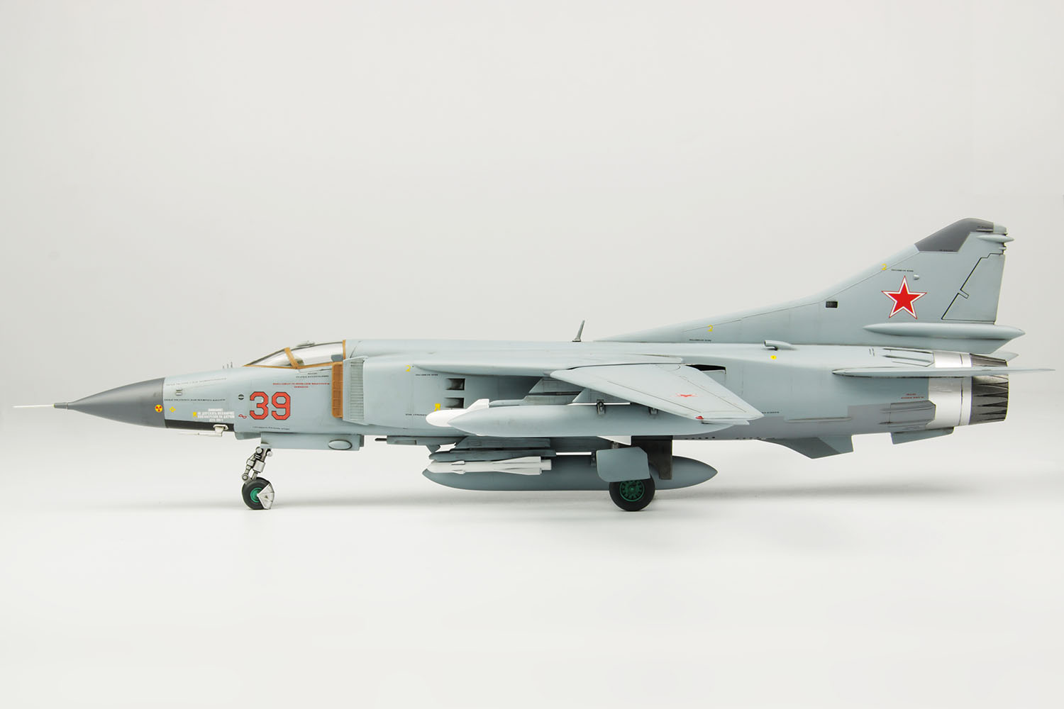 プラッツ/イタレリ TPA-19 1/48 ソ連空軍戦闘機 MiG-23MF フロッガーB 