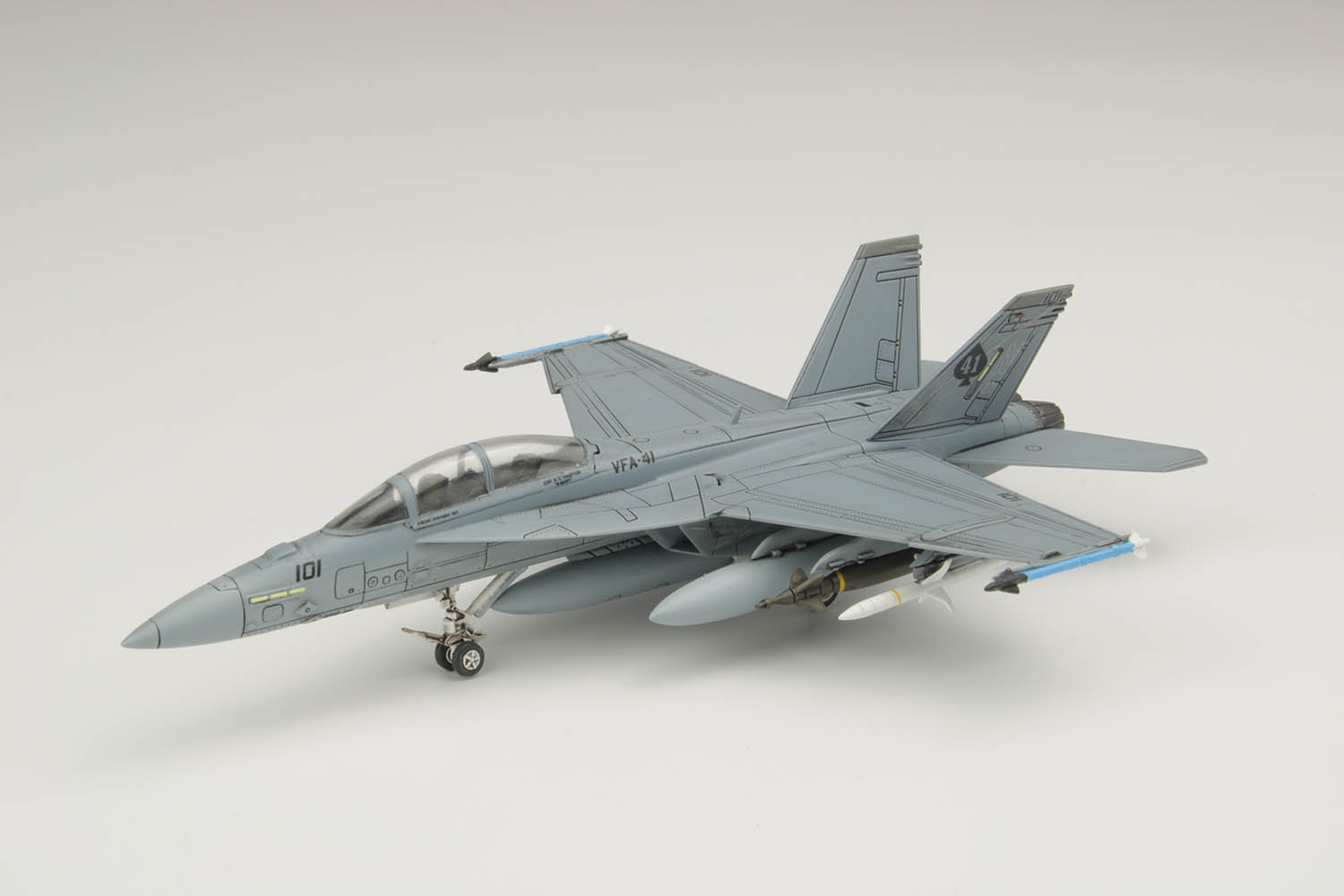 プラッツ AE144-12 1/144 アメリカ海軍 艦上戦闘機 F/A-18F スーパー