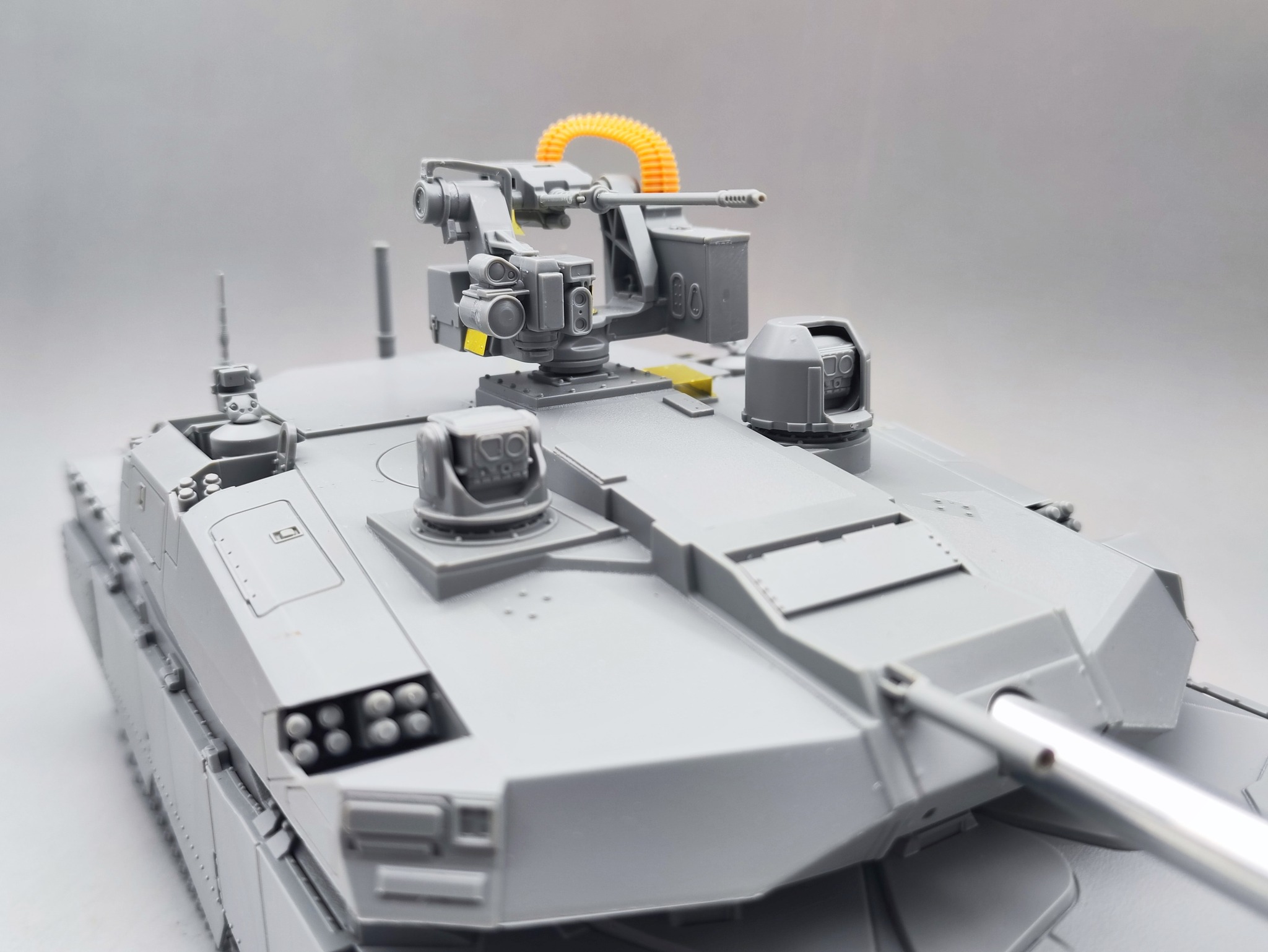 1/35 次世代主力戦車 M1 エイブラムスX | 鉄道模型・プラモデル 