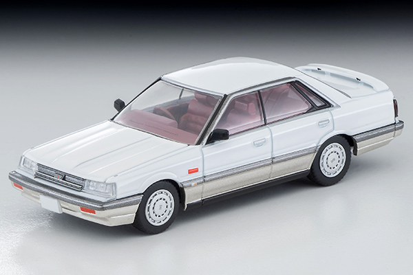 1/64 日産スカイライン 4ドアHT GTパサージュ ツインカム24V（白 