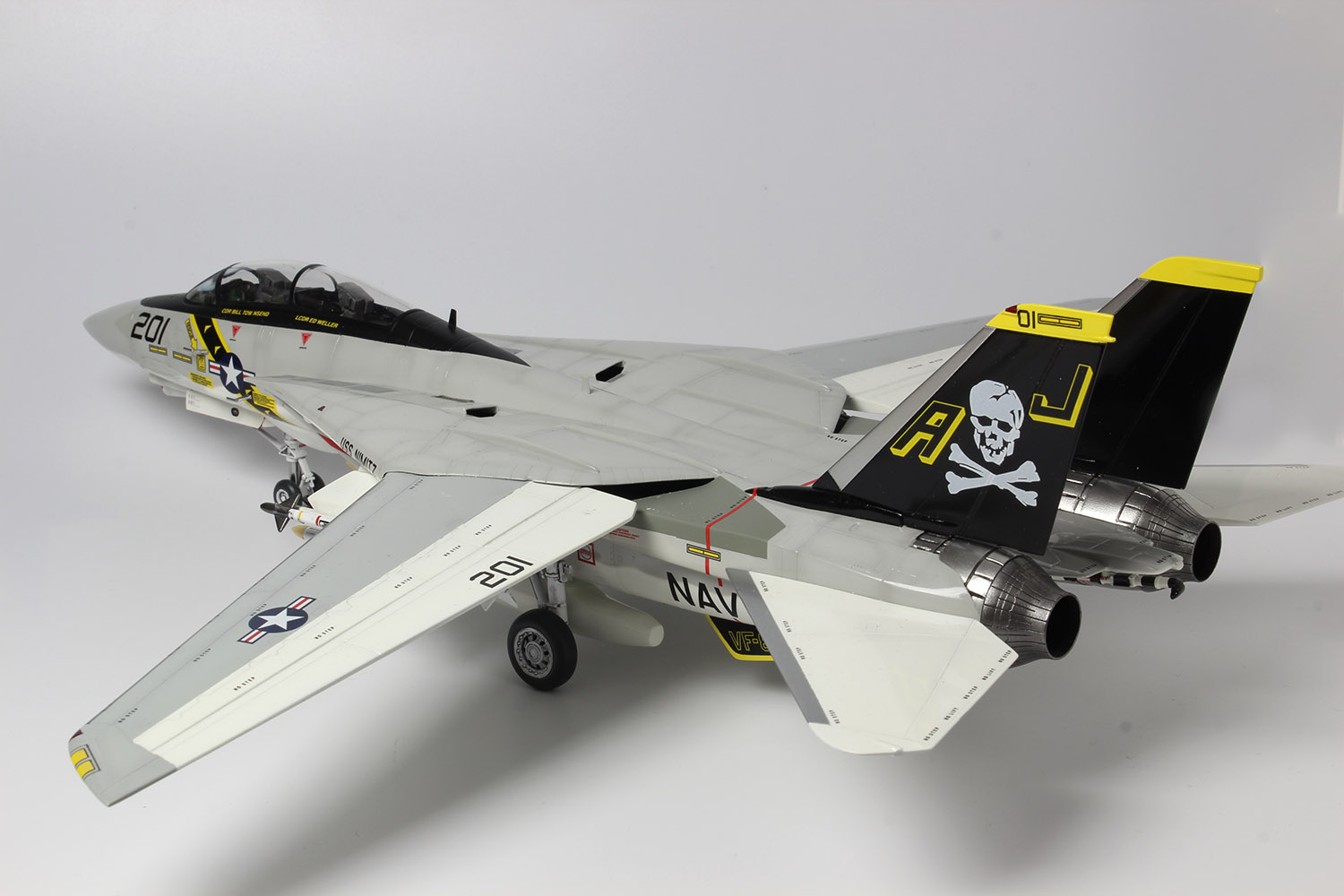 プラッツ/イタレリ TPA-01 1/48 アメリカ海軍 F-14A トムキャット シ?ョリーロシ?ャース (70's  VF-1,VF-2,VF-84) | ホビーショップタムタム 通販 プラモデル