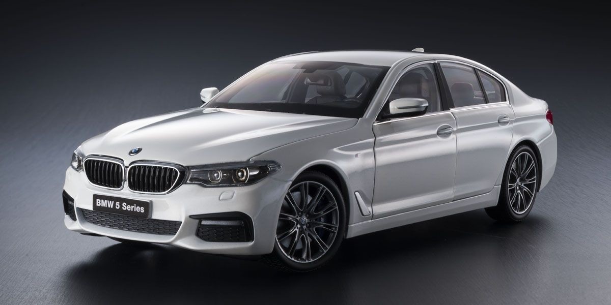 1/18 BMW 5シリーズ G30 ミネラルホワイト | 鉄道模型・プラモデル ...