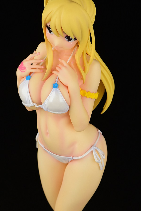 FAIRY TAIL ルーシィ・ハートフィリア 水着Ver. 1/8 完成品フ