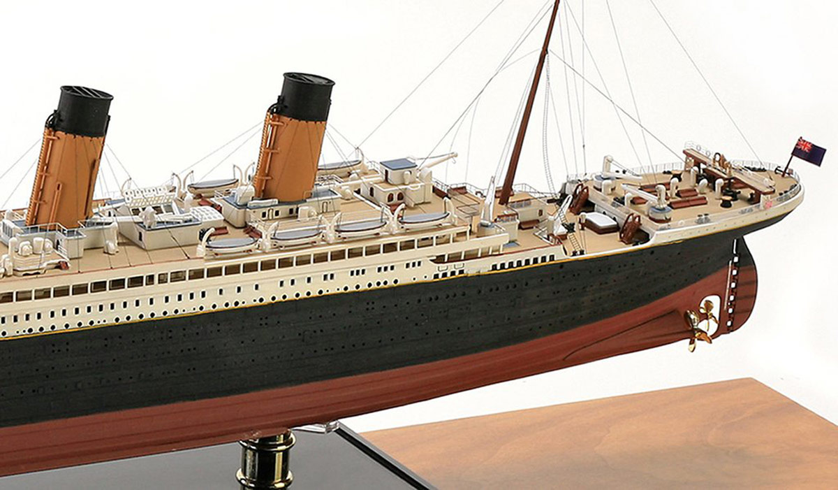 不沈のボート船の模型室内装飾リアルタッチ デスクトップの装飾品