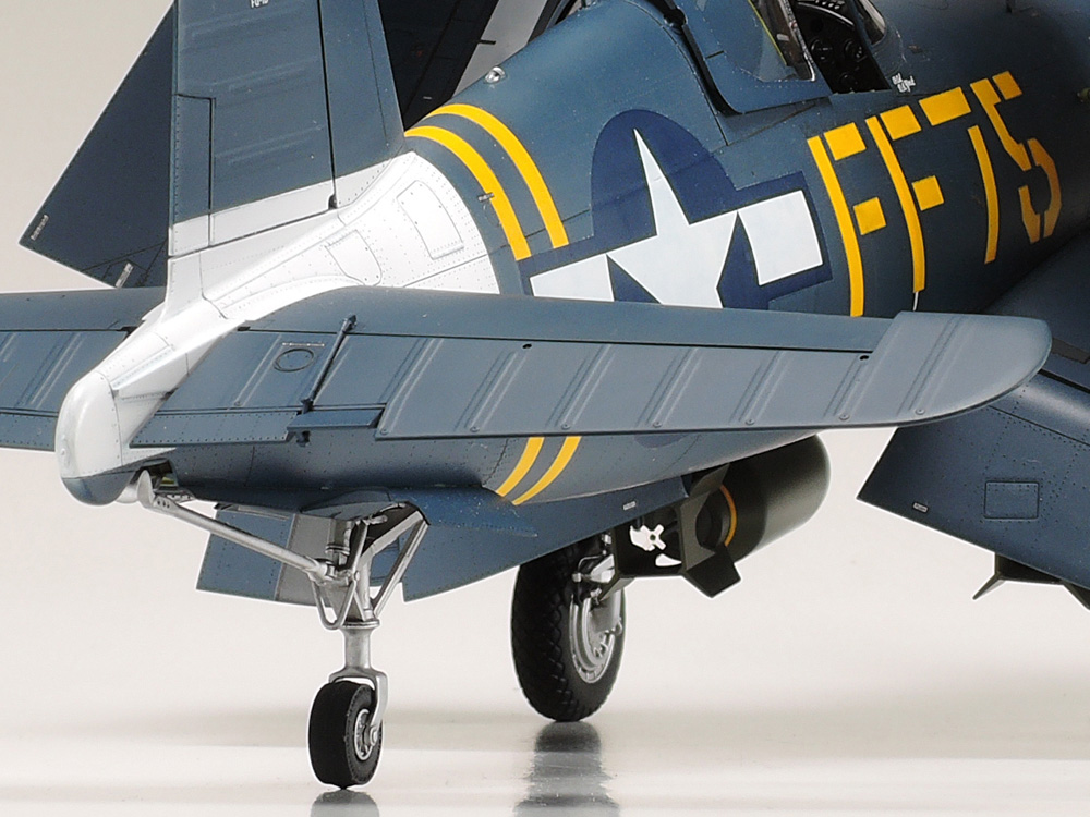 1/32 ヴォート F4U-1D コルセア | 鉄道模型・プラモデル・ラジコン