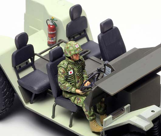 格安通販タミヤ 1/35陸自軽装甲機動車イラク派遣仕様完成品 - 自動車