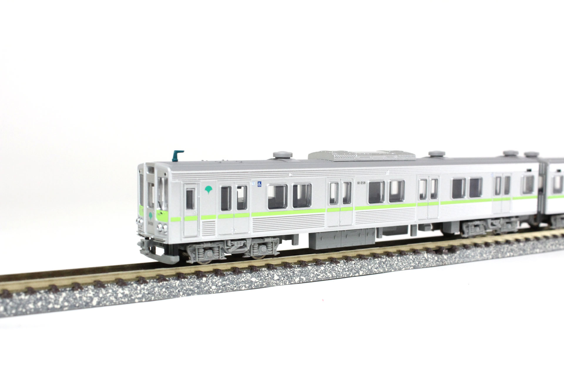 マイクロエース 都営新宿線10-000形スカート付8両 - 鉄道模型