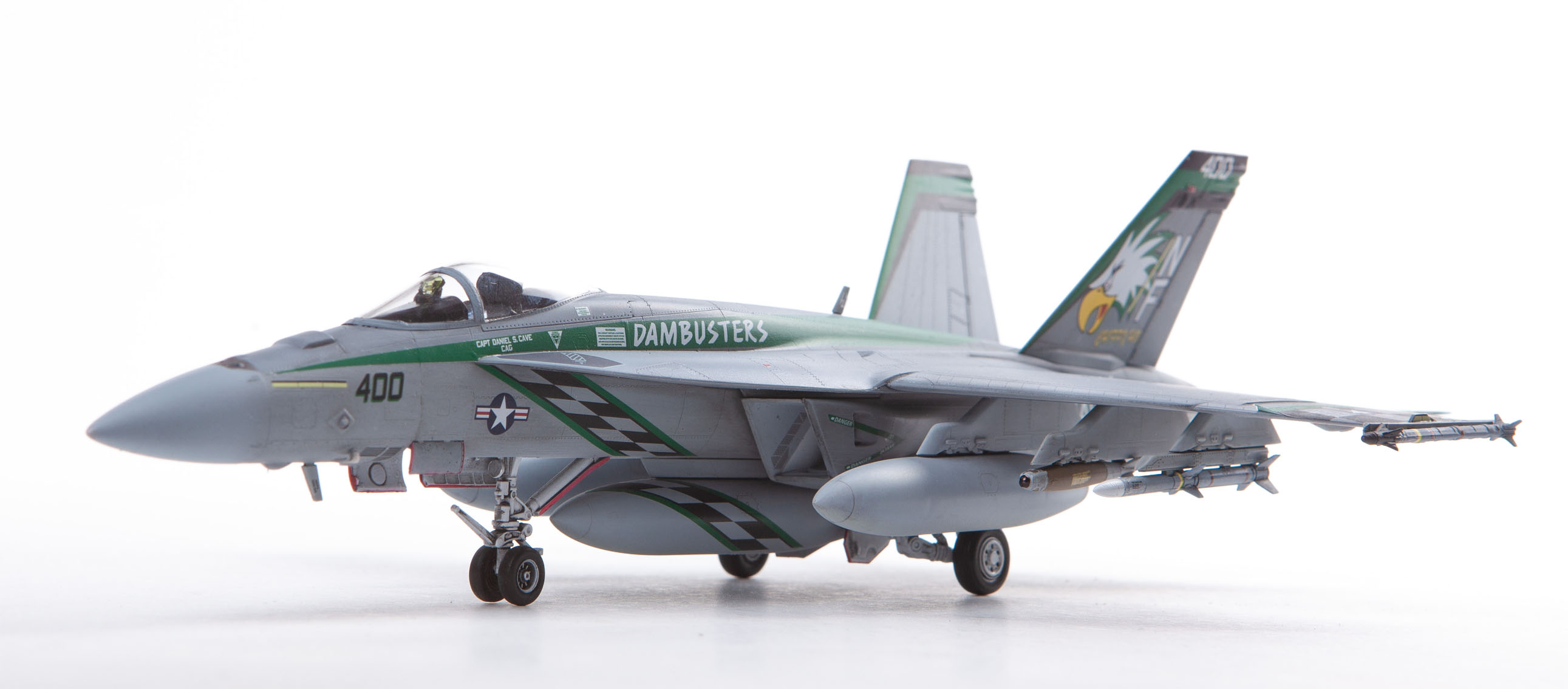 1/72 アメリカ海軍 F/A-18E スーパーホーネット “VFA-195 Chippy Ho” | 鉄道模型・プラモデル・ラジコン・ガン・ミリタリー・フィギュア・ミニカー  玩具(おもちゃ) の通販サイト