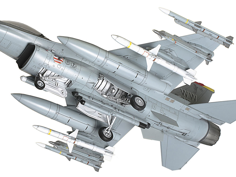 1/48 ロッキード マーチン F-16CJ [ブロック50] ファイティング 
