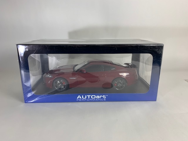 1/18 73642 ジャガー XKR-S イタリアンレーシングレッド ミニカー