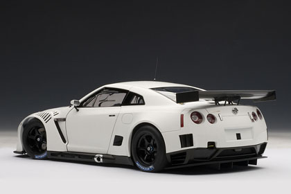 1/18 日産 GT-R FIA GT1 '10 (マット・ホワイト) ミニカー | 鉄道模型 ...