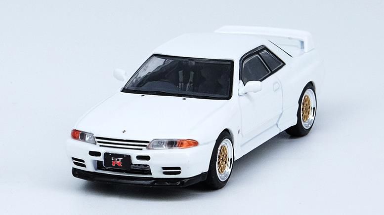 INNO MODELS 1/64 Nissan スカイライン GT-R R32 クリスタルホワイト